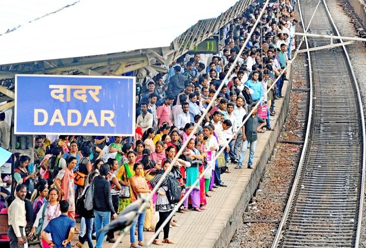 Mumbai deaths, jaywalking, trespassing, railway suburbs, Piyush Goyal, overcrowding