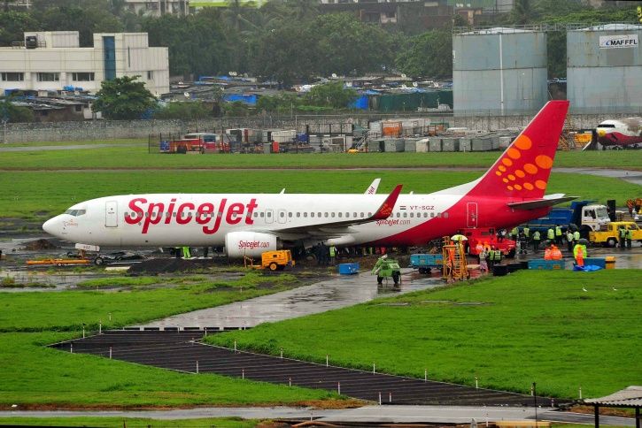 Spicejet, New Year celebrations, DGCA, suspension, pilot, cabin crew, Amritsar, Goa