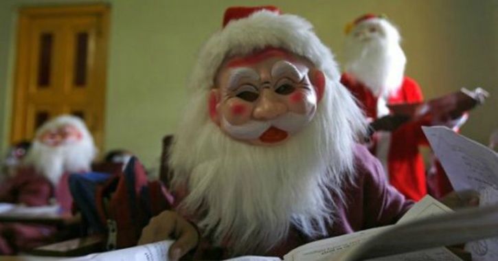Thieves In Gurgaon Are Using Santa Claus Masks & Fog To Get Away From Police