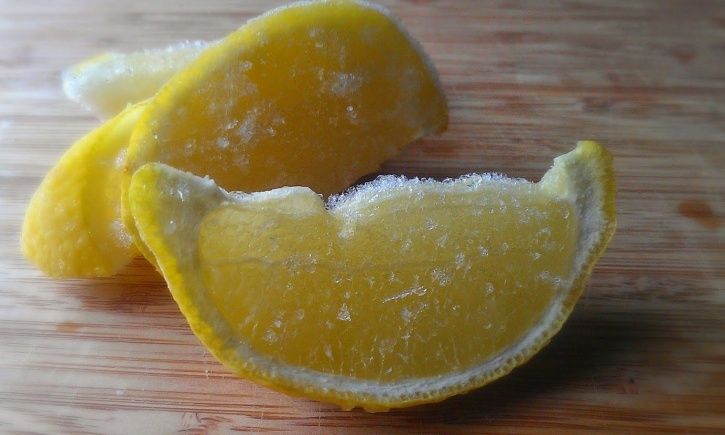 Why Freezing Your Lemons Is The Best Way To Have Them