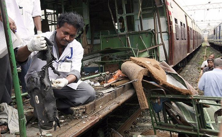 21 Heartbreaking Pictures From 2006 Mumbai Train Blast Which Took The Life Of 189 People