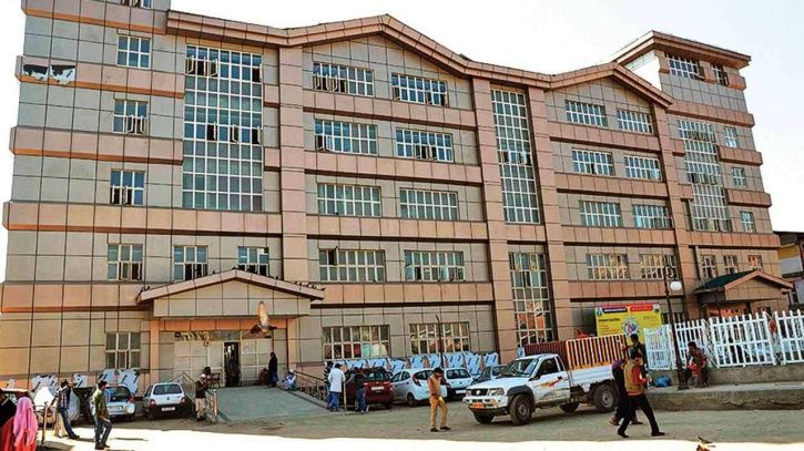 Father Of Two Dead Children Flags Govt Hospital S Apathy In Kashmir Mother Slapped Harassed Read all news including political news, current affairs and news headlines online on lal ded hospital today. father of two dead children flags govt