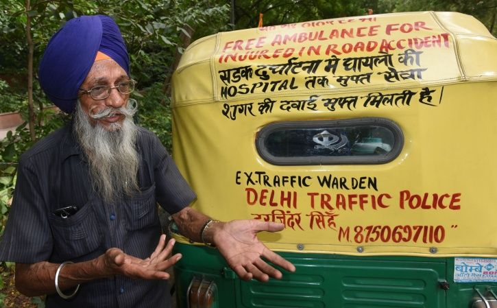 This 76-Year-Old Man Runs Free Auto Ambulance In Delhi & Proves Humanity Still Exists