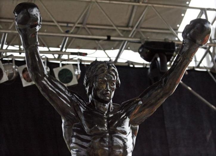 19 Unusual Celebrity Statues That Don't Look Anything Like The Celebrities