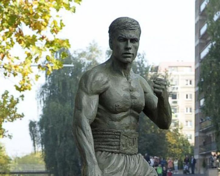 Unusual Celebrity Statues Around The World
