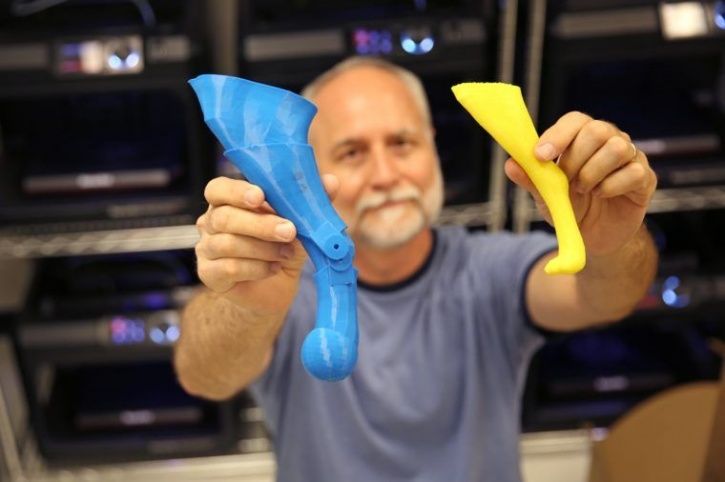 Fashionable Prosthetics Use 3-D Printers For Personal Pizzazz : Shots -  Health News : NPR