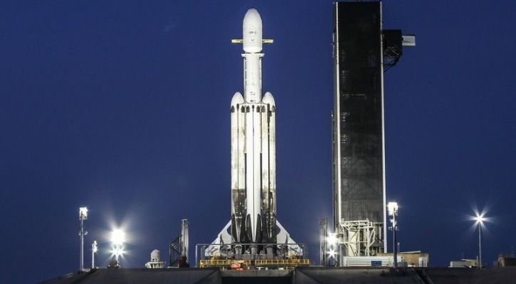 SpaceX Successfully Launches Falcon Heavy Rocket With Five Amazing ...