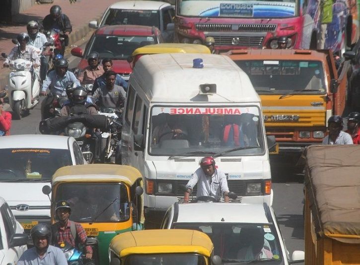 Anyone Blocking Ambulance On The Road Will Now Be Fined Rs 10,000 Under New  Motor Vehicle Act