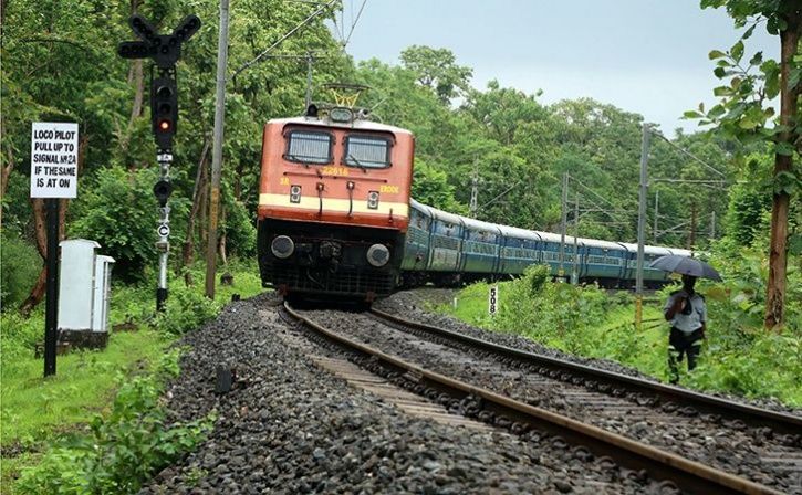 Railways Offer Massage Services On Board In 39 Trains