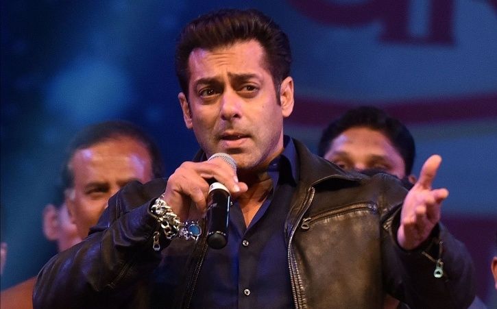 TV journalist has filed a complaint against Salman Khan accusing him & his bodyguards of assaulting.