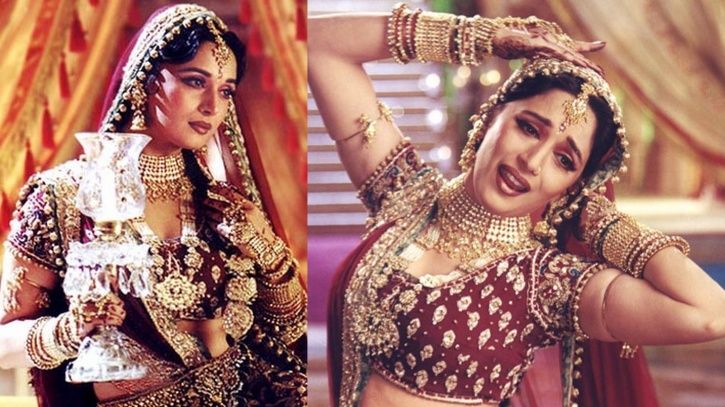 Heavy bollywood costumes: Madhuri Dixit dancing on Kaahe chhed mohe in Devdas. 