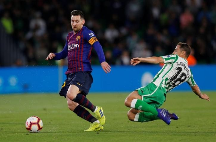 Messi Magic Mesmerises Even Opposition Supporters As Strikes A Hat ...