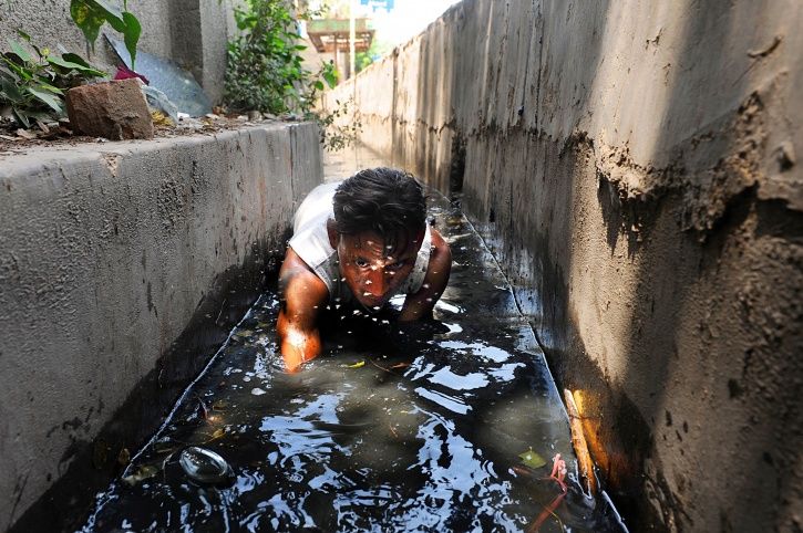 More Deaths In Indian Sewers Despite Modi Promising To Eradicate Manual Scavenging By 2019