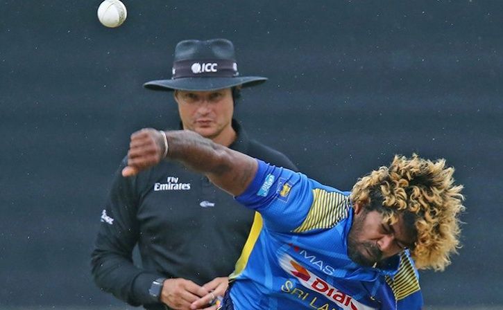The Umpire Failed To Notice A No Ball From Lasith Malinga And Virat Kohli Is Pissed AF 
