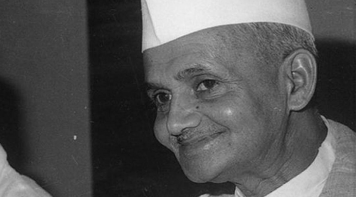 Vivek Agnihotri is making a film based on the mysterious death of Lal Bahadur Shastri. 