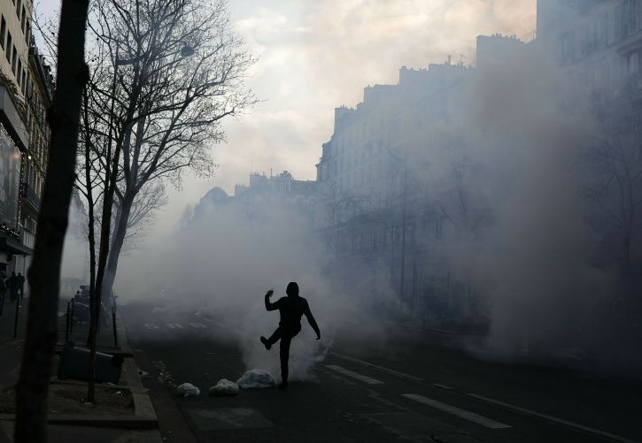 yellow-vest protests, France, demonstration, Paris, 19th weekend