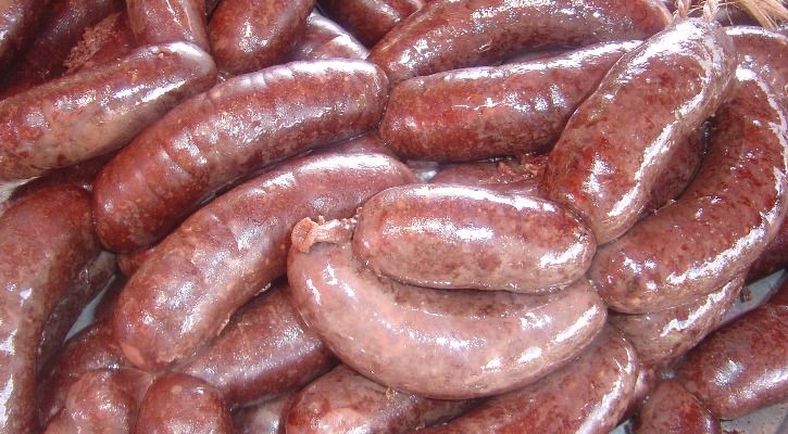 maggots sausages