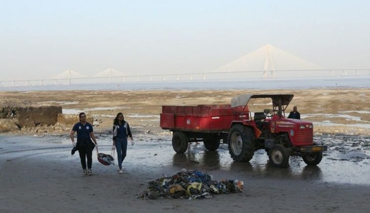 Malhar Kalambe Dadar Beach Garbage