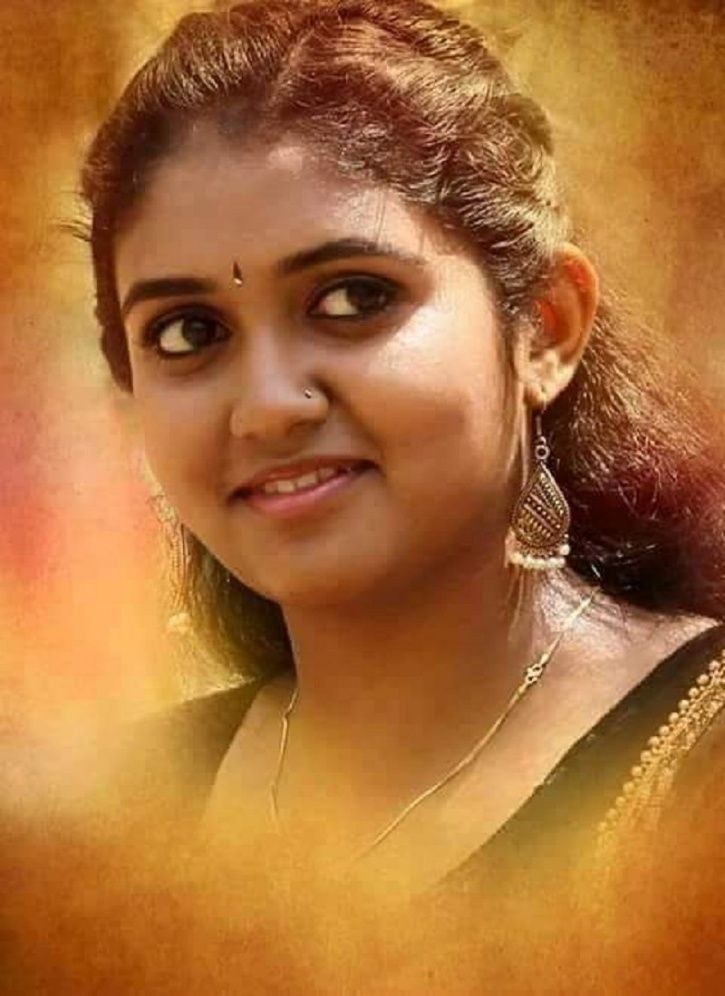 Sairat Actress Rinku Rajguru Clears Class 12th With Flying Colors