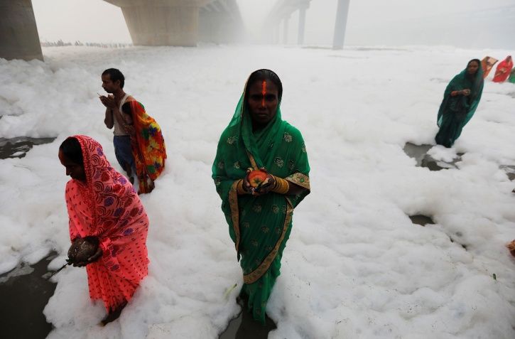 Devotees Offering Prayers In Toxic Foam-Filled Yamuna River For Chhath ...