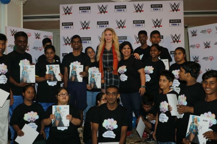Varun Dhawan Teaches WWE Diva Charlotte Flair Some Bollywood Hook Steps & She Looks Excited!