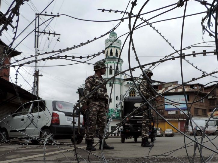 Bonds Prohibit Detainees In Kashmir From Holding Meetings Or Speaking Against Article 370