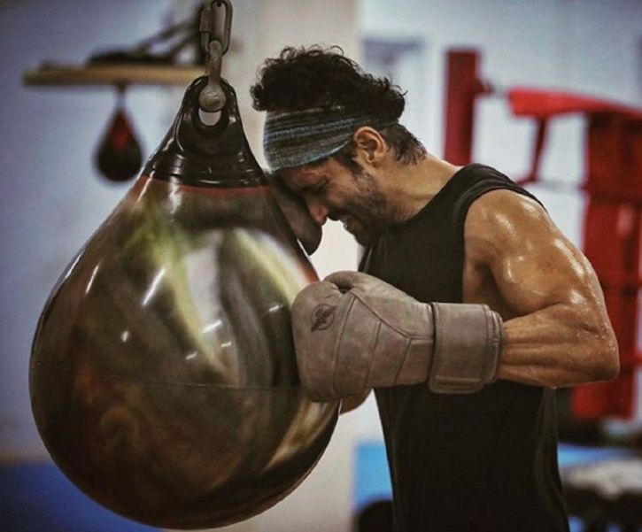 Farhan Akhtar Suffers Hairline Fracture On Toofan Sets, Shares Photo