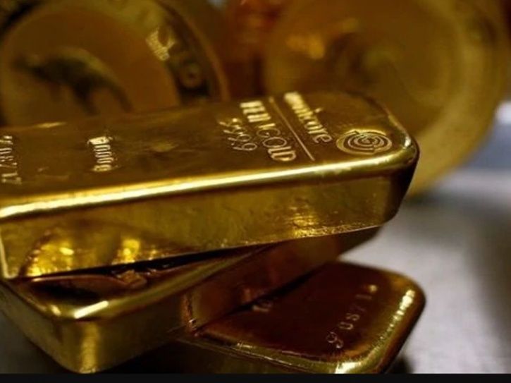 Couple From Sri Lanka Caught With Rs 37 Lakh Of Gold Hiding In Their