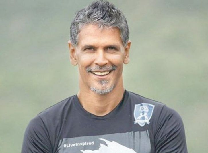 Milind Soman Shares He Ran 25 Kms Wearing Dhoti & Chappal, Says ‘Don’t Let Anything Stop You’