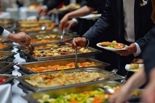 7 Foods That You Are Better Off Avoiding At A Buffet Lunch