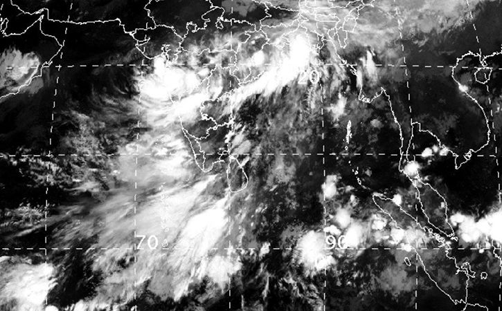 Heavy Rains Batter Mumbai Due To Severe Thunderstorm
