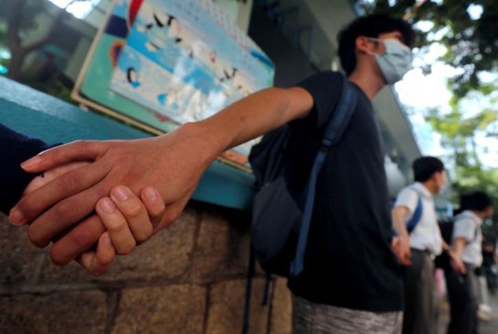 Hundreds Of Students In Hong Kong Formed Human Chains12
