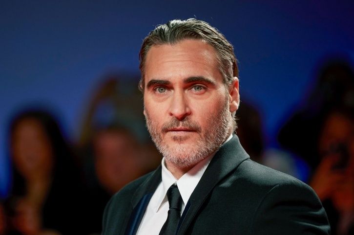 In A Heartwarming Speech, Joaquin Phoenix Credits His Late Brother For His Acting Career & Gets Emot