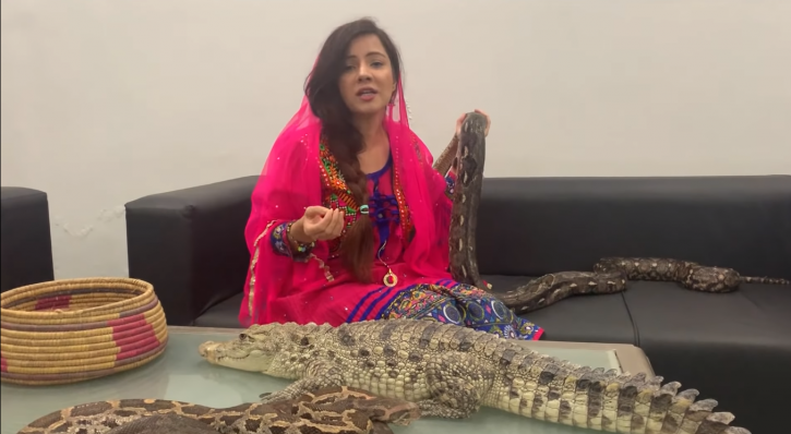 Pakistan Singer Rabi Pirzada wants to launch a snake attack on PM Modi and Indians.