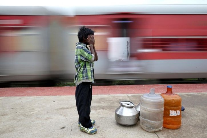 These Children Take Train To Collect Water For Their Families In Remote Parts Of Maharashtra