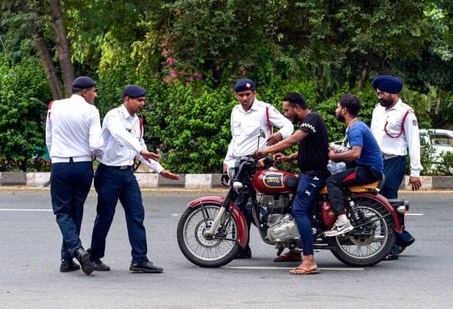 Govt Traffic Police Officials Will Have To Pay Double Fine If They Violate Traffic Rules