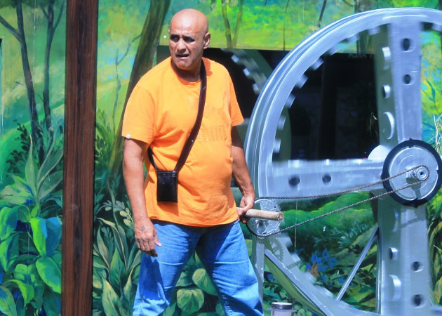 Puneet Issar Kicked Out Of Bigg Boss 8, Only To Be Brought Back?