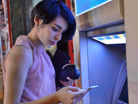 10 Most Annoying Things People Do Inside An ATM
