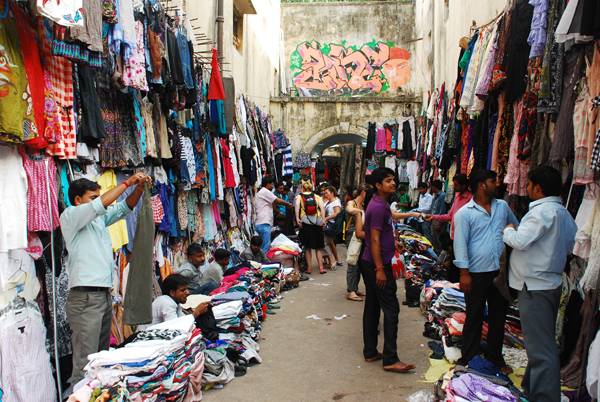 Popular Shopping Places In Delhi - Sarojini Nagar