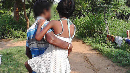 Man Carries His 9-year-old Daughter 4 Kms Everyday For Treatment