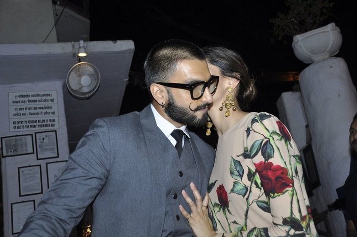 PDA Captured: Deepika Plants A Kiss On Boyfriend Ranveer Singh