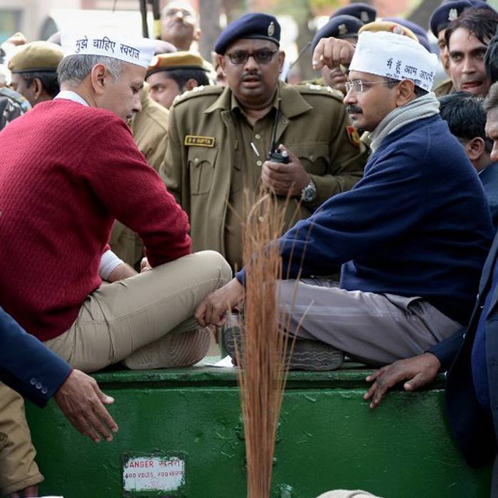 Oops: Delhi Chief Minister Arvind Kejriwal Asking For Donations?