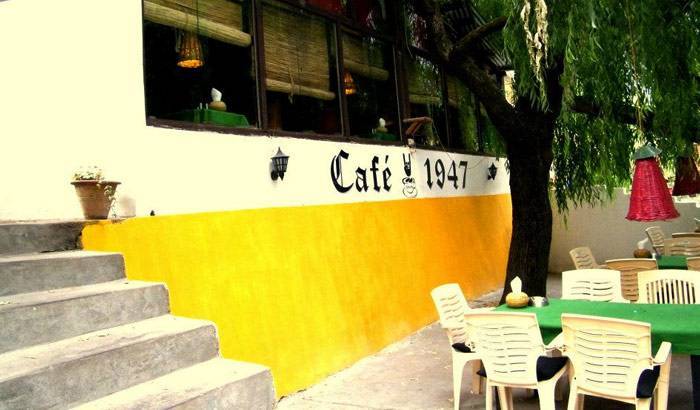 Coolest Book Cafes To Hang Out In India - Cafe 1947, Manali