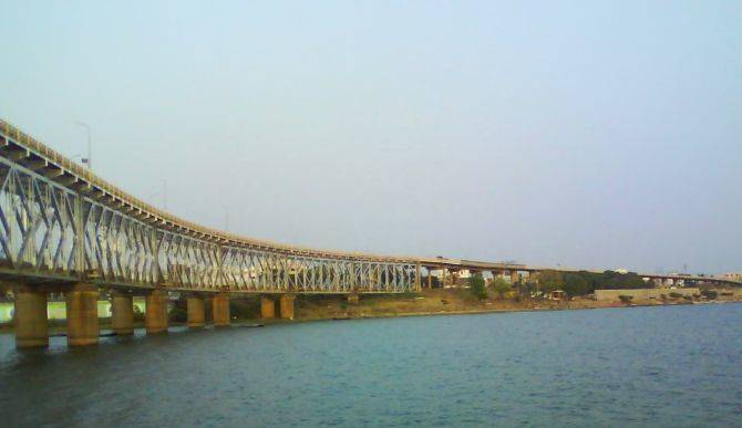 Vallarpadam Rail Bridge - The Longest In India