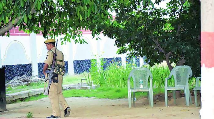 Police Protection To Mango & Lychee Tree By Nitish Kumar