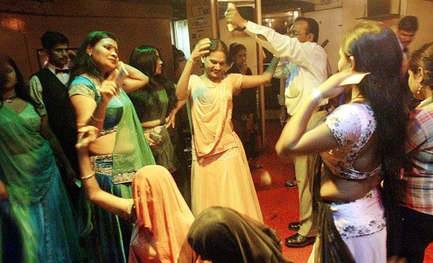 Maharashtra Govt. Wants The #DanceBars And Not BEEF