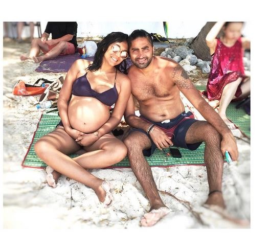 Pics: This Indian Actress Is The Hottest Mom To Be In Town