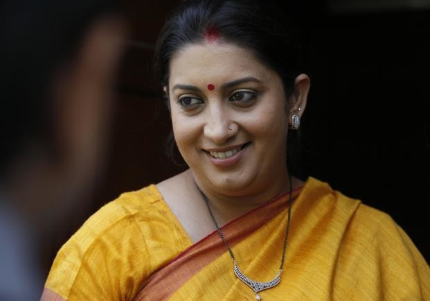 Smriti Irani Walked In Starbucks And Placed Her Order After Waiting In A Queue Like Us
