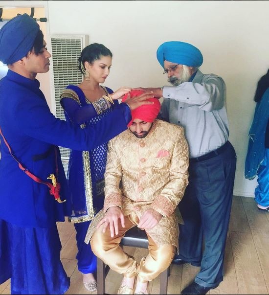 See Pics: Sunny Leone's Punjabi Avatar At Her Brother's Wedding