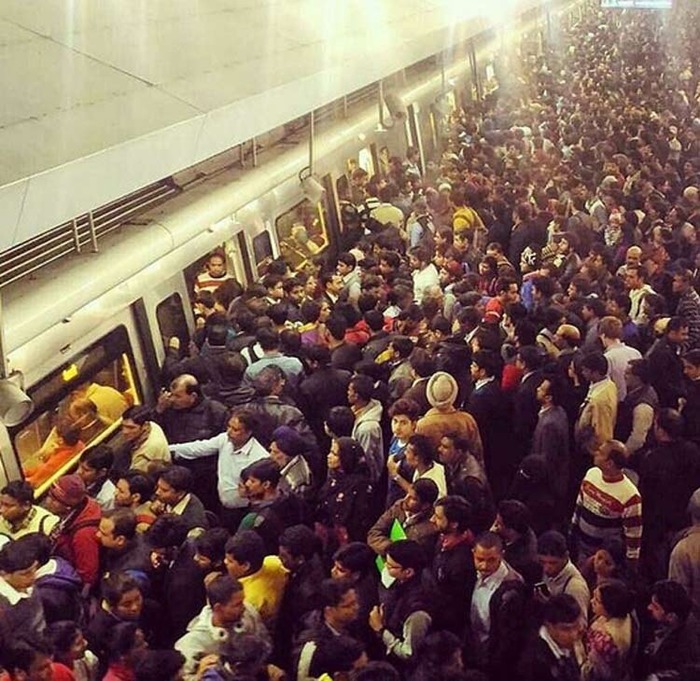 Odd Even Rule: Twitterati React To Fake Pictures Of Rajiv Chowk Metro Station